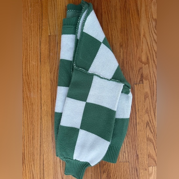 SHEIN Green and White Plaid Sweater - Picture 4 of 7